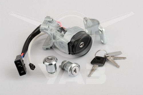 Замок зажигания с личинками