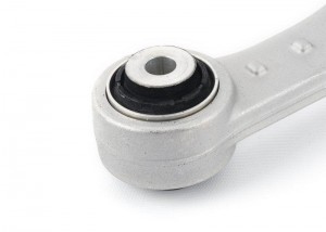 Рычаг подвески 33 32 6 782 132 BMW